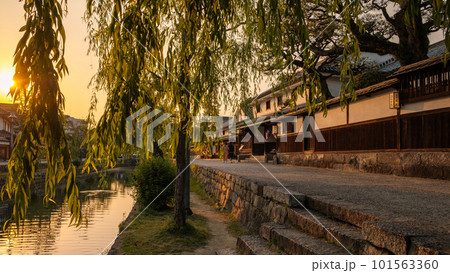 倉敷美観地区（夕景） 101563360