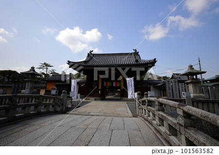 善通寺の仁王門 101563582