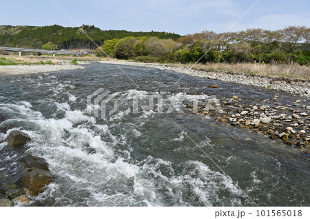 那珂川の風景【栃木県大田原市黒羽】 101565018