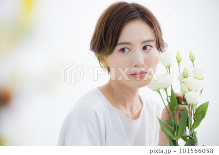 ビューティーイメージ　女性のポートレート 101566058