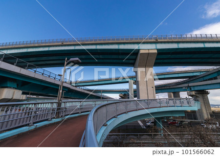 歩道橋から見たジャンクションの高架橋 歩道橋から見たジャンクションの高架橋 101566062
