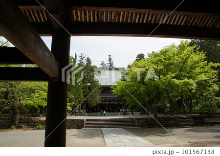 円覚寺 山門から望む本殿　Engakuji-temple 101567138