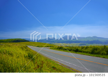秋の阿蘇山と大観峰 秋の阿蘇山と大観峰 101569535