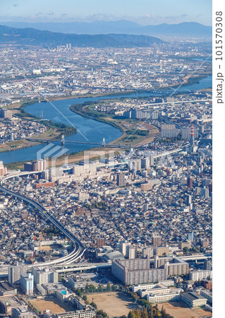 淀川上空から京都方面まで見晴らし 101570308