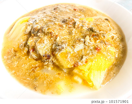 上海の定番料理・娃娃菜蟹粉羹（ミニ白菜の上海蟹あんかけ） 101571901