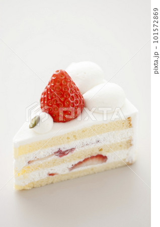 美味しそうないちごのショートケーキ 101572869