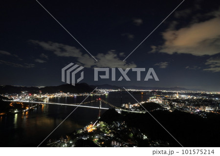 ライトアップされた関門海峡大橋 ライトアップされた関門海峡大橋 101575214