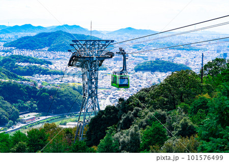 書写山ロープウェイ　山上駅へと向かう上りのゴンドラ2　兵庫県姫路市 101576499