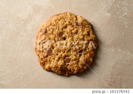 Oat cookies with peanut butter and chocolate chips in a plate. Top view 101576542