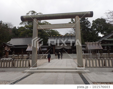 京都府宮津市にあり、奈良時代に丹後の一宮となった籠宮と呼ばれる元伊勢籠神社(もといせ、このじんじゃ) 京都府宮津市にあり、奈良時代に丹後の一宮となった籠宮と呼ばれる元伊勢籠神社(もといせ、このじんじゃ) 101576603