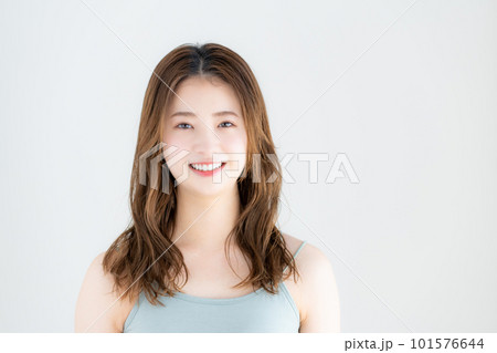 若い女性のビューティ 101576644