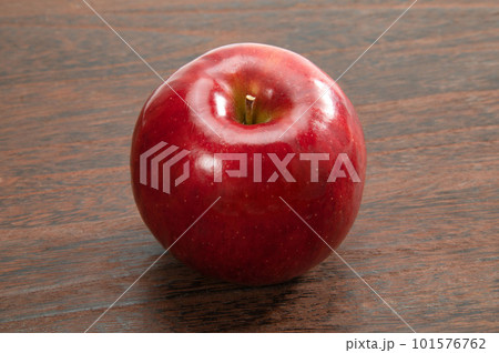日本の赤林檎、紅玉 101576762