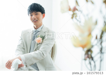 タキシードの男性　新郎　　　 101579313