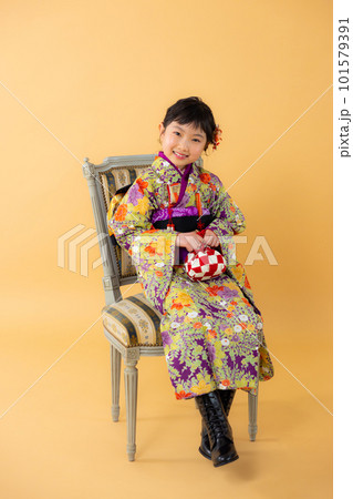 着物　写真館　親子 101579391