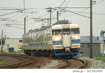 北陸本線　高岡ー西高岡　JR西日本　413系　B09編成（金沢） 101582404
