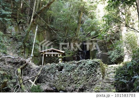 青葉の滝 と 青葉寺（せいようじ）【奈良県宇陀市室生三本松】　　 101583703