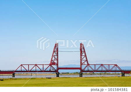 佐賀県/ 青空の筑後川昇開橋 佐賀県/ 青空の筑後川昇開橋 101584381