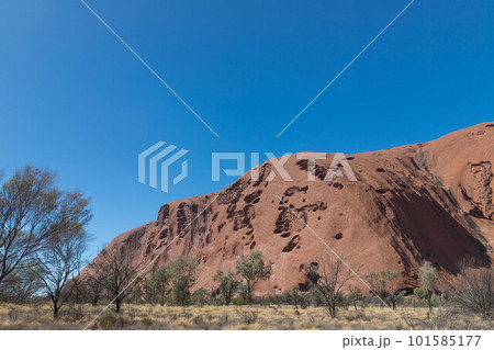 エアーズロックのベースウォーク エアーズロックのベースウォーク 101585177