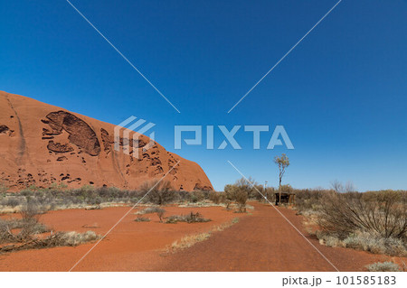 エアーズロックのベースウォーク エアーズロックのベースウォーク 101585183