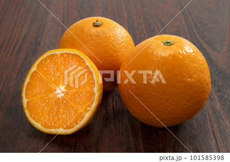 ジューシーな柑橘類、清見オレンジ ジューシーな柑橘類、清見オレンジ 101585398