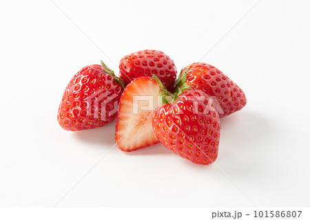 苺を白背景で(とちあいか) 苺を白背景で(とちあいか) 101586807