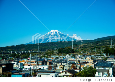 新幹線からの富士山 新幹線からの富士山 101588313