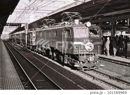 お召機関車EF5861牽引特急踊り子　昭和58年　横浜駅　東海道線　横浜市　神奈川県　記録写真 101589969