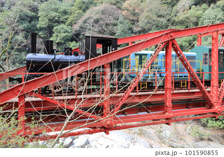 マイントピア別子、打除鉄橋をゆく鉱山観光列車 マイントピア別子、打除鉄橋をゆく鉱山観光列車 101590855