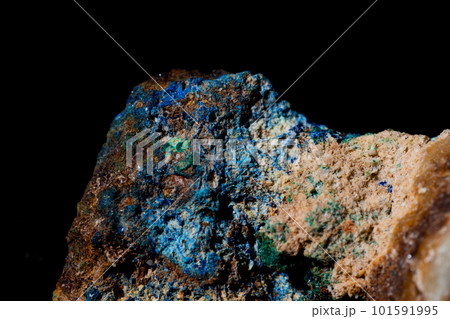 方解石と共生する孔雀石と藍銅鉱 101591995