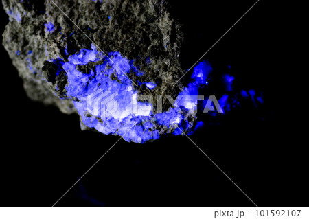 蛍石の蛍光 蛍石の蛍光 101592107