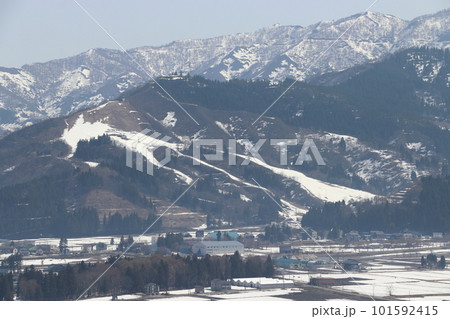 八海山麓スキー場に描かれた「平和」の文字(2022年3月) 八海山麓スキー場に描かれた「平和」の文字(2022年3月) 101592415