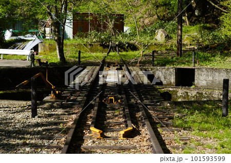 長良川鉄道 日本最古級、旧国鉄越美南線北濃駅機関車転車台 長良川鉄道 日本最古級、旧国鉄越美南線北濃駅機関車転車台 101593599