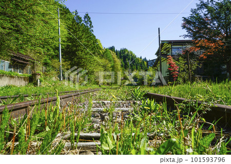 長良川鉄道　越美南線北濃駅　廃線のレール 101593796