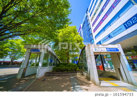 日本の横浜都市景観 4月。相鉄新横浜線・東急新横浜線開業(3月)。新横浜駅出入口3などを望む 日本の横浜都市景観 4月。相鉄新横浜線・東急新横浜線開業(3月)。新横浜駅出入口3などを望む 101594735