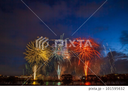 葛飾納涼花火大会　東京 101595632