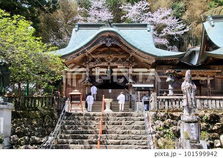 清瀧寺・第35番札所(高知県・四国遍路) 清瀧寺・第35番札所(高知県・四国遍路) 101599942