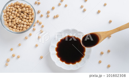 醤油と大豆｜しょう油・調味料イメージ 101602308