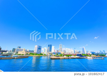 【神奈川県】5月・爽やかな青空の休日にみなとみらいを観光 【神奈川県】5月・爽やかな青空の休日にみなとみらいを観光 101602417