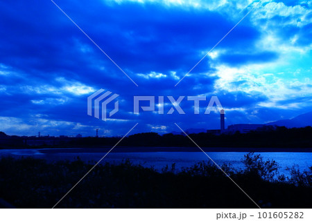 カラー 流れ 川 透明 透過 (2023年4月登録) カラー 流れ 川 透明 透過 (2023年4月登録) 101605282