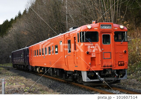 石北本線をゆくキハ40系ディーゼルカー(首都圏色と紫水号) 石北本線をゆくキハ40系ディーゼルカー(首都圏色と紫水号) 101607514