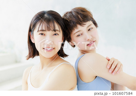 若い女性のビューティーイメージ 101607584