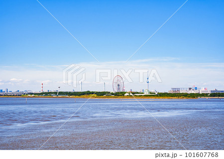 葛西臨海公園 を 海側 から望む　【 東京都 の 都立公園 】 101607768