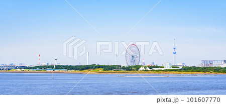 葛西臨海公園 を 海側 から望む 【 東京都 の 都立公園 】 葛西臨海公園 を 海側 から望む 【 東京都 の 都立公園 】 101607770