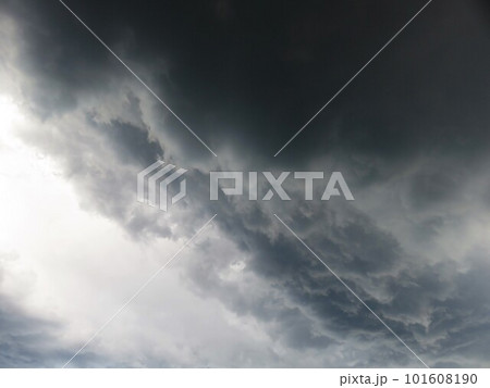 雨雲がやってきた 雨雲がやってきた 101608190