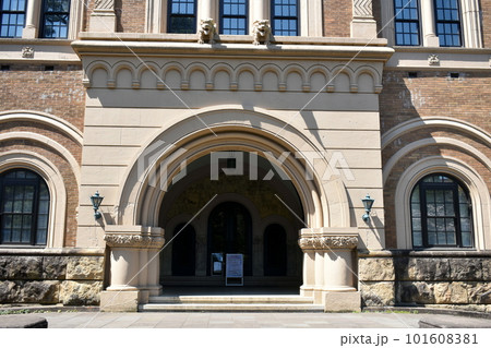 一橋大学図書館時計台棟 101608381