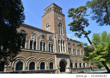 一橋大学図書館時計台棟 101608382