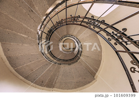 Spiral staircases 101609399
