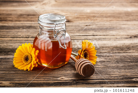 Sweet honey in jar Sweet honey in jar 101611248