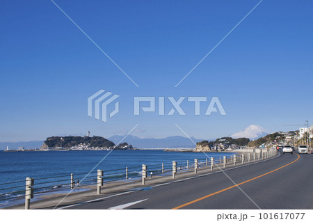 【鎌倉市】七里ヶ浜海岸の眺め 101617077