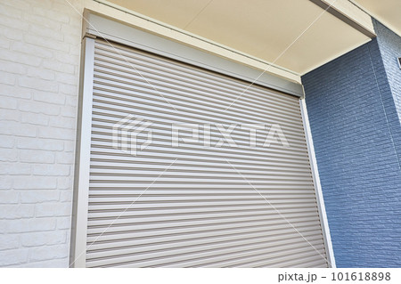 住宅　窓のシャッター　電動 101618898